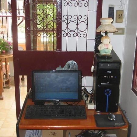 Sri Krung Guest House Аюттхая Екстер'єр фото